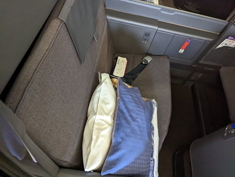 ANA 777-300ER Business Class Provided Amenities