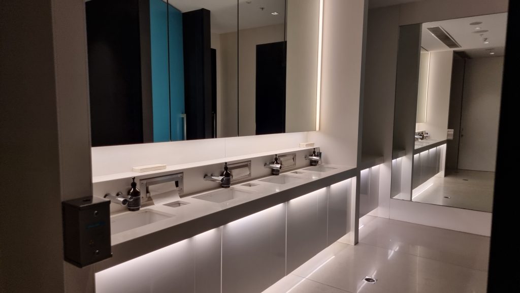 Air New Zealand Business Class Lounge Showers